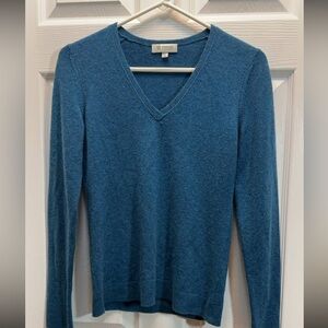 Kinross Teal V-Neck Cashmere-Blend Sweater